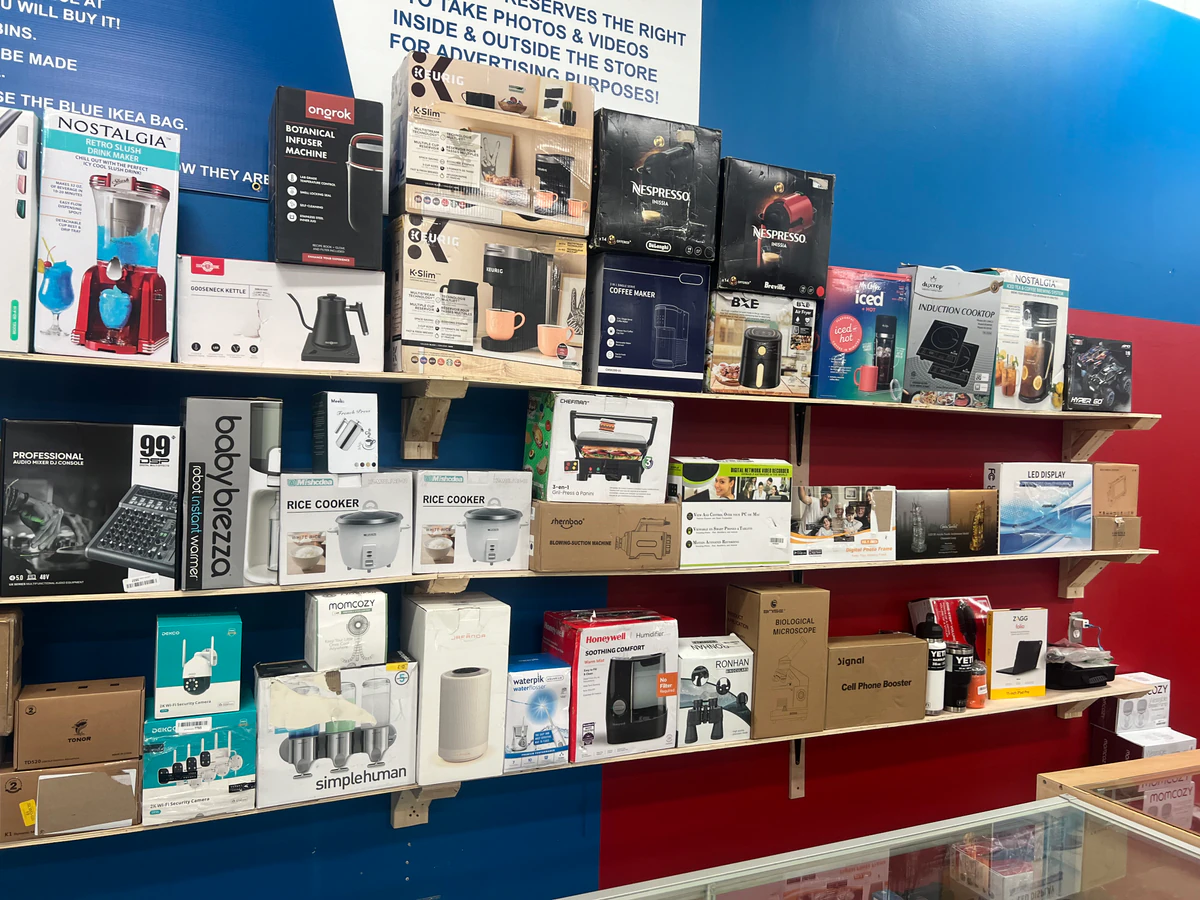 All N Binz bin store in Etobicoke, Ontario — a Canadian liquidation store with daily price drops.