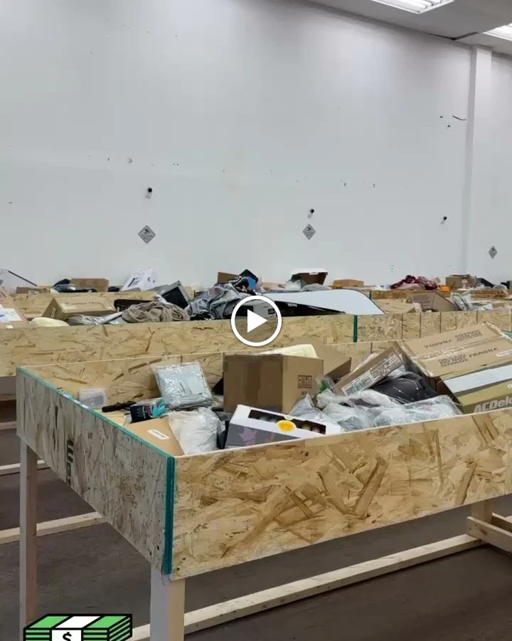 Curious Bins bin store in Brampton, Ontario — a Canadian liquidation store with daily price drops.