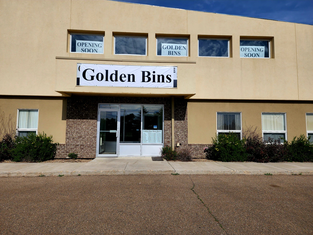 Golden Bins bin store in Brooks, Alberta — a Canadian liquidation store with daily price drops.