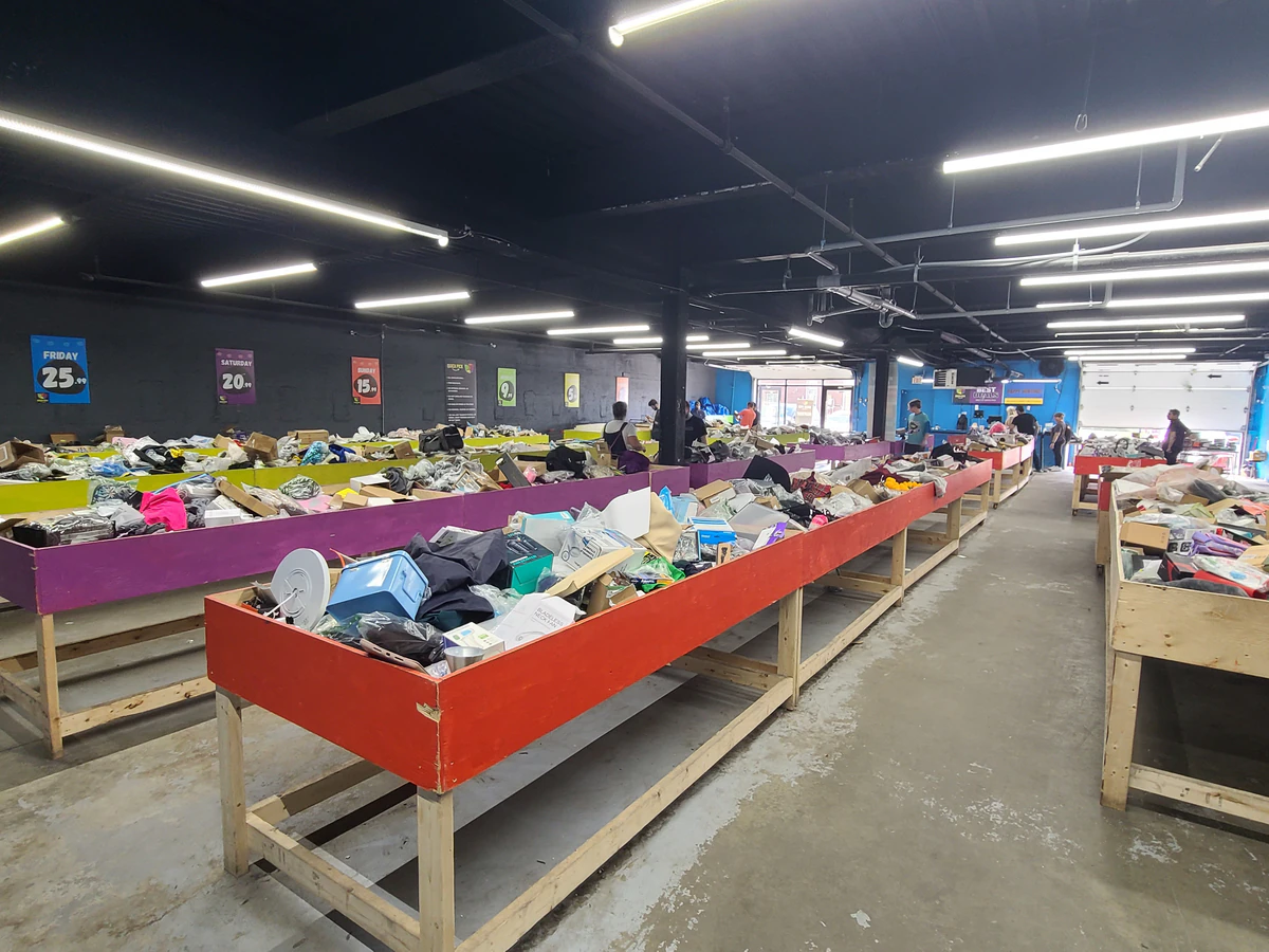 Quick Pick bin store in Three Locations, Ontario — a Canadian liquidation store with daily price drops.