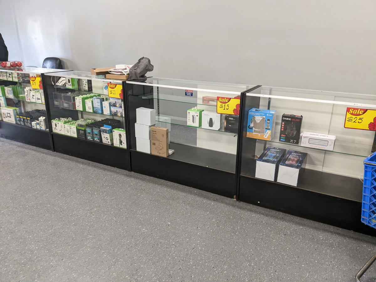 TG Bins bin store in St Catharines, Ontario — a Canadian liquidation store with daily price drops.