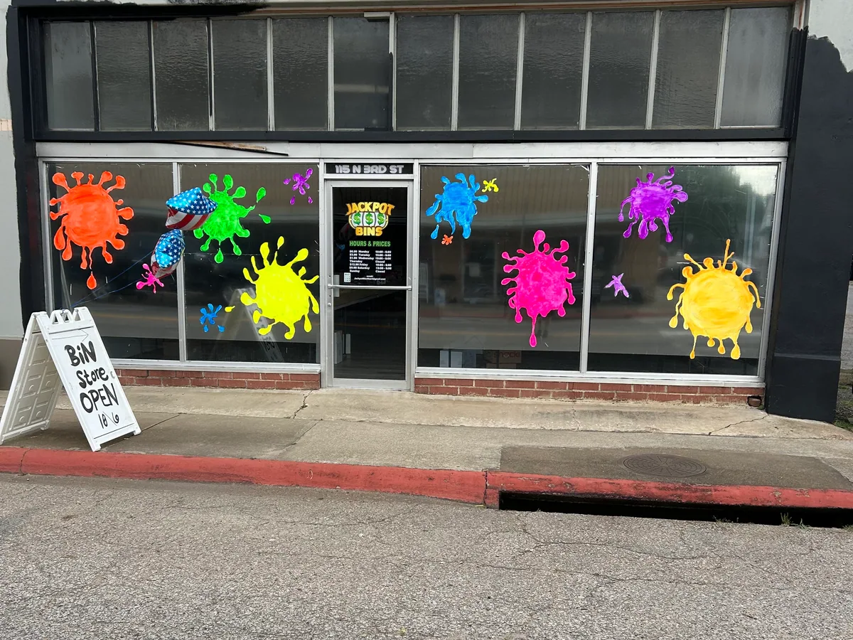 Jackpot Bins Ozark bin store in Ozark, AR — a liquidation store with daily price drops.