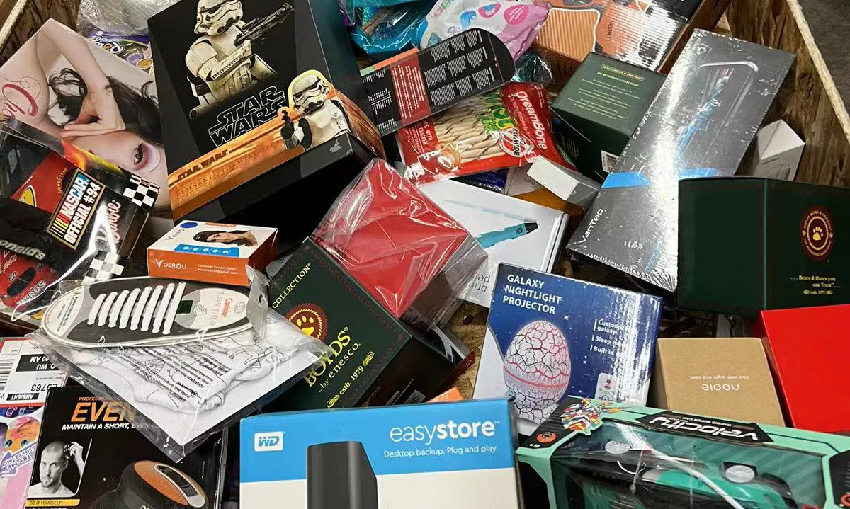 Super Deal Bin Store – Portland, OR interior merchandise display - discount store in portland, oregon.