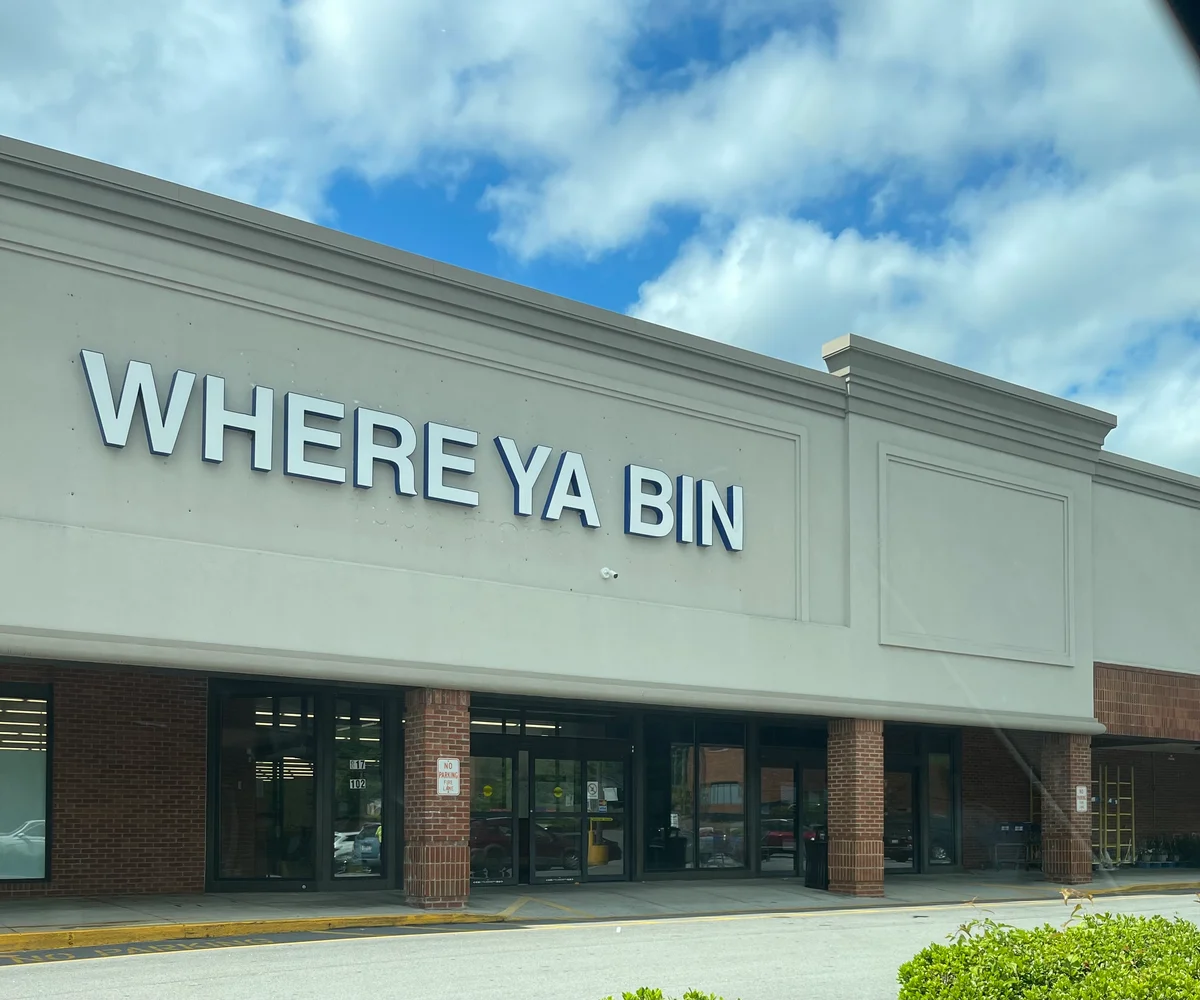 Where Ya Bin Columbia storefront and bin store photos