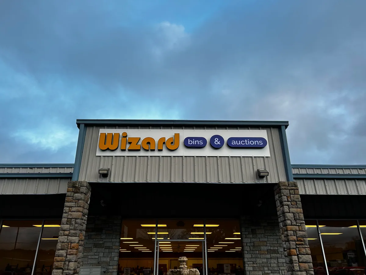 Wizard Bins & Auctions bin store in Lakeport, CA — a liquidation store with daily price drops.